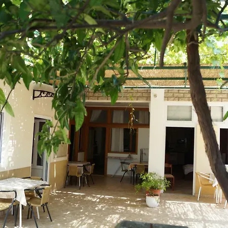Apartments Mario With Private Parking Makarska Exterior photo