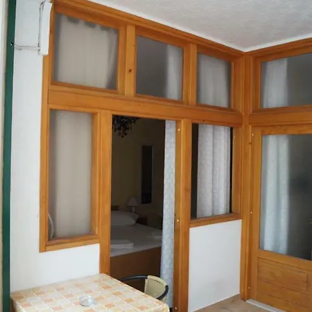 Apartments Mario With Private Parking Makarska Exterior photo