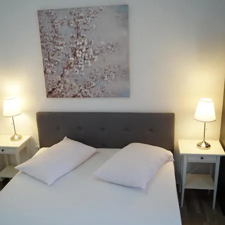 Apartments Mario With Private Parking Makarska Exterior photo
