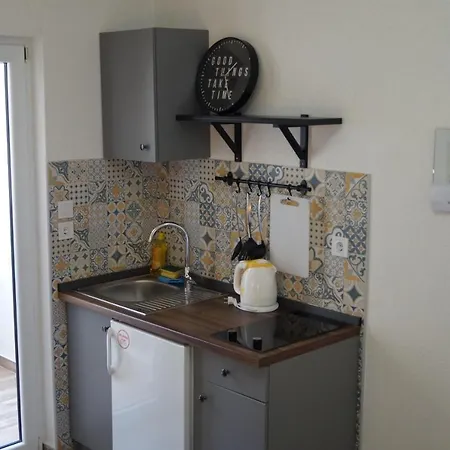 Apartments Mario With Private Parking Makarska Exterior photo