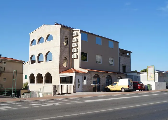 Apartments Mario With Private Parking