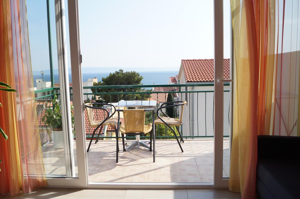 Mario With Private Parking Makarska