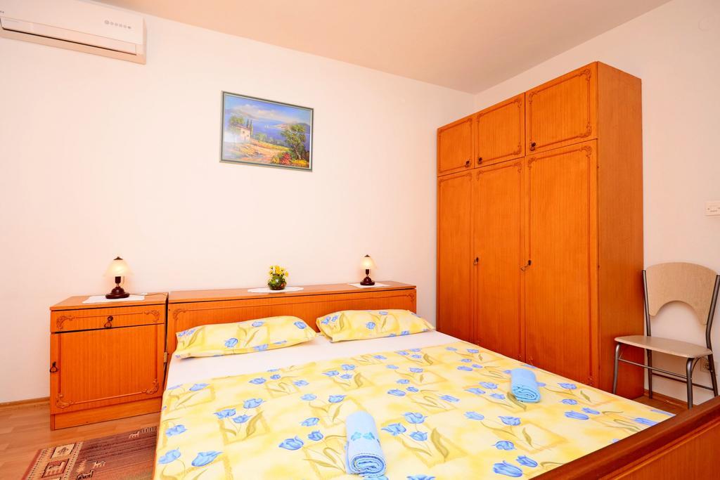 Mario With Private Parking Makarska