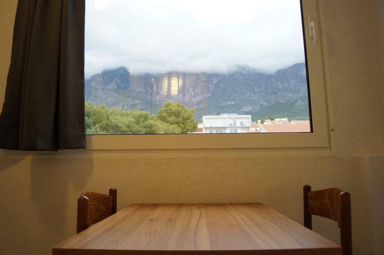 Mario With Private Parking * Makarska