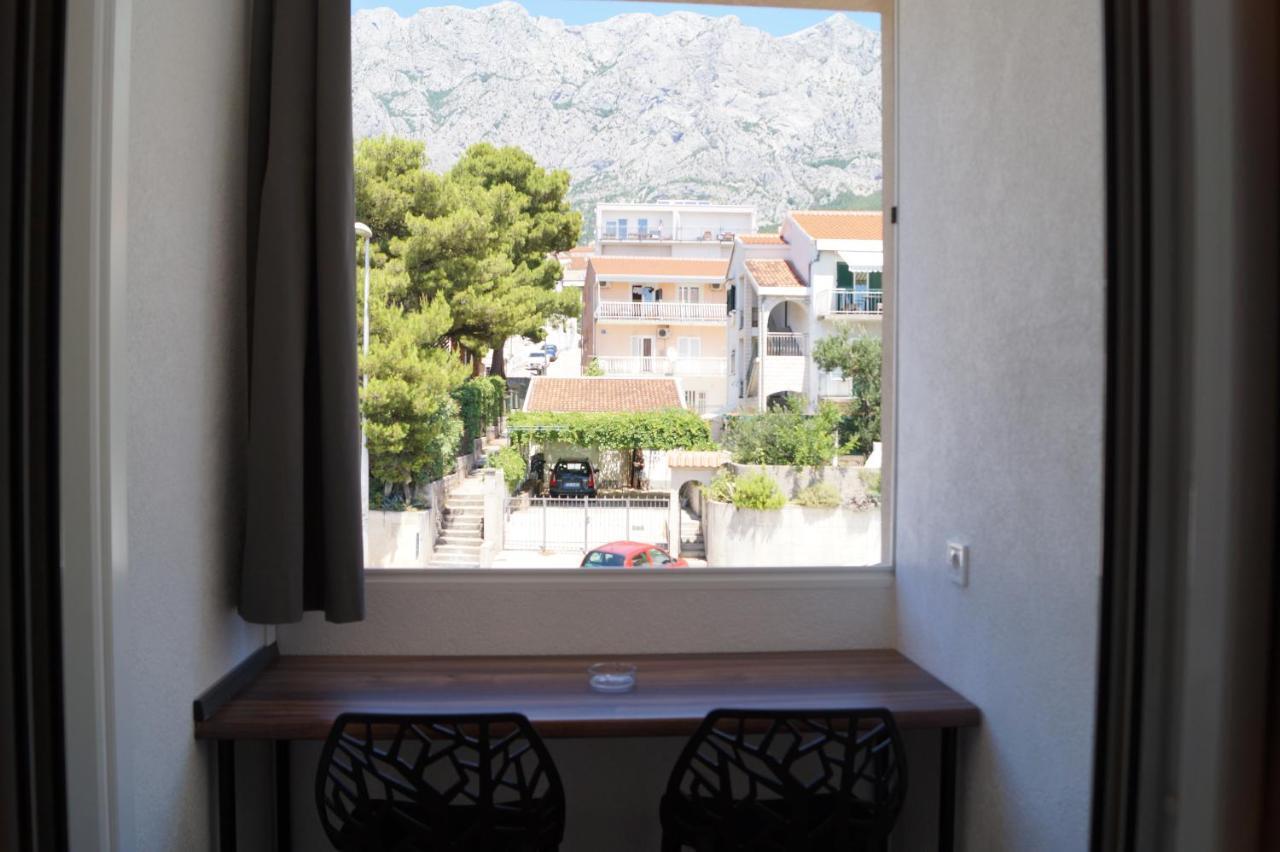 Mario With Private Parking Apartment Makarska