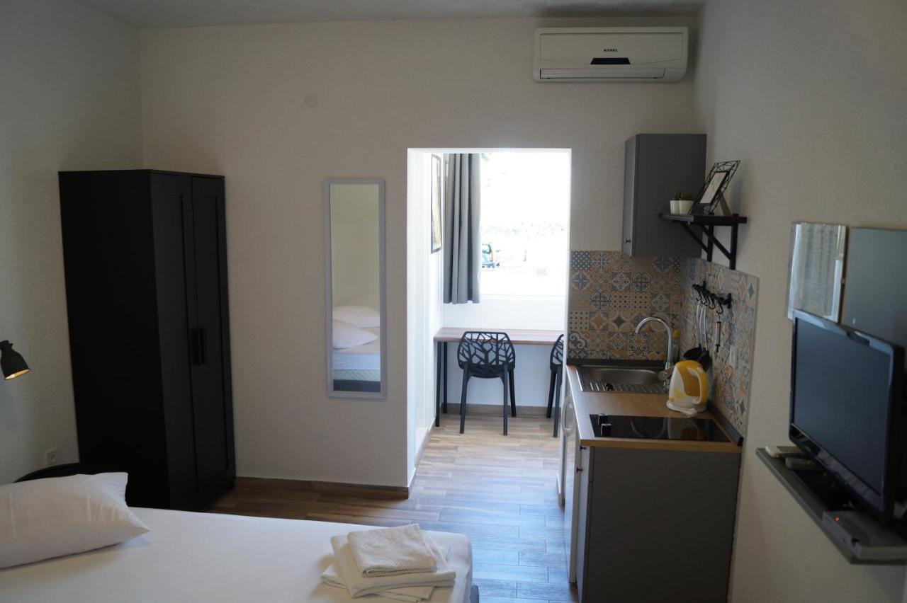Mario With Private Parking Apartment *